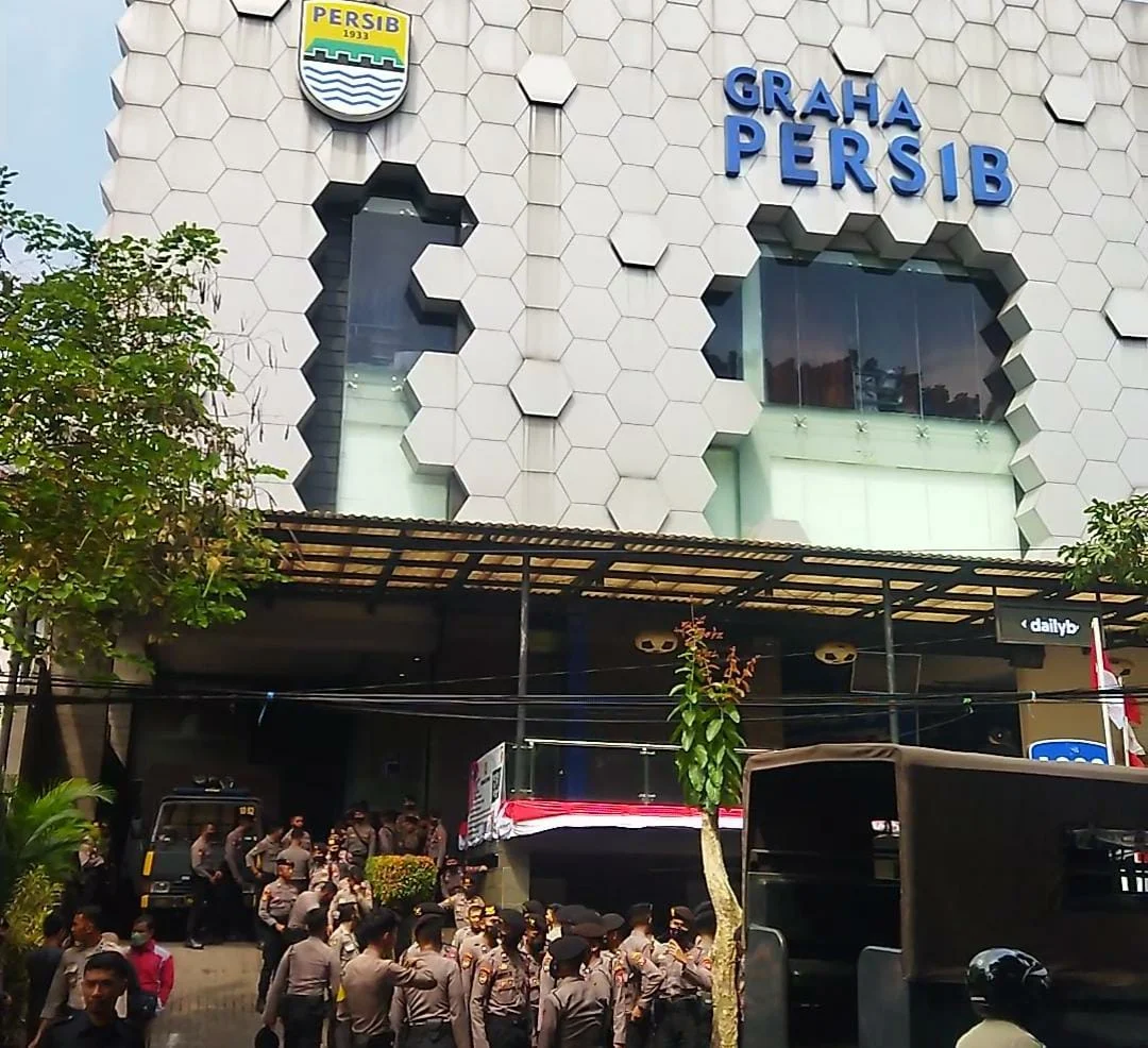 Persib Bandung: 6.115 Polisi Siaga untuk Amankan Laga dan Konvoi Bobotoh