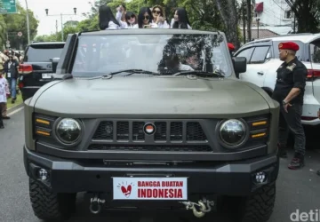Pindad Siapkan Mobil Khusus untuk Prabowo dari Bahan Kaca