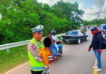 Polantas Lampung Menyelamatkan Balita Hanyut dengan Aksi Heroik