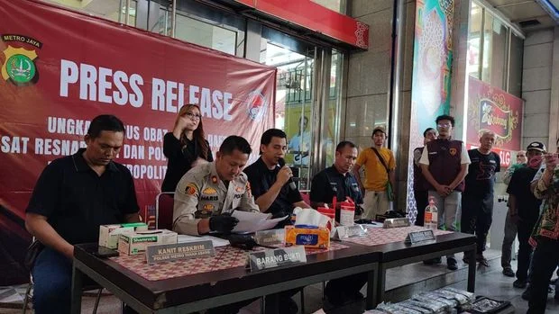 Polisi Tindak Tiga Pengedar Obat Keras di Tanah Abang