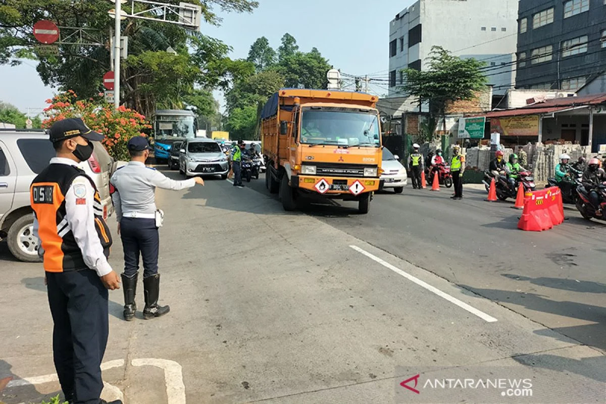 Pos Jaga Satpas SIM Daan Mogot Terbakar, Dampaknya pada Masyarakat