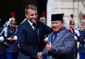 Prabowo dan Didit Mendapatkan Sambutan Hangat dari Macron di Istana Elysee