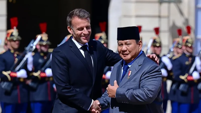 Prabowo dan Didit Mendapatkan Sambutan Hangat dari Macron di Istana Elysee