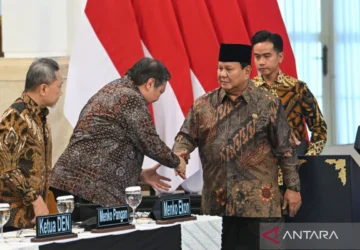 Prabowo Minta Saran untuk Menghindari Krisis dari Tokoh Ekonomi