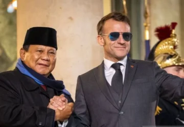 Prabowo Subianto Berfoto Bersama Pengawalnya di Prancis Sebelum Kembali ke Jakarta