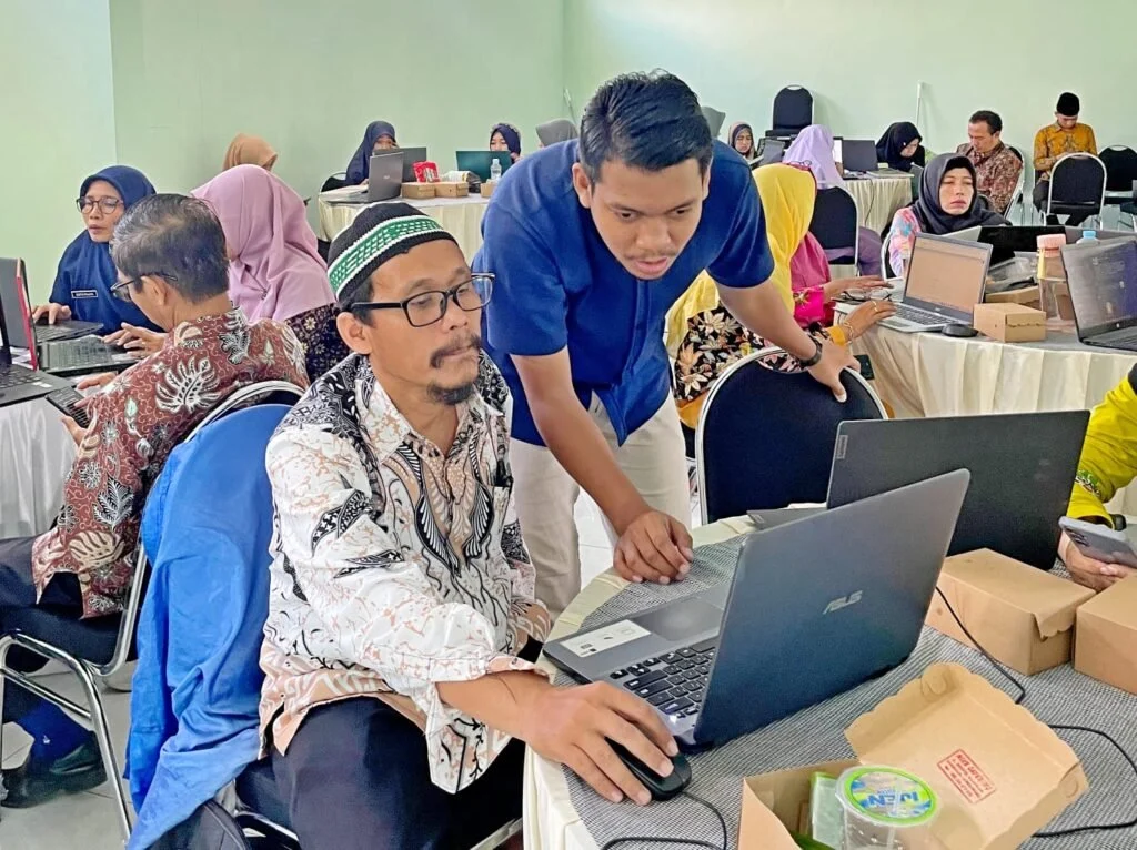 Pria Menulis Artikel Ilmiah Di Malang Dikonfirmasi Menerima Narkoba