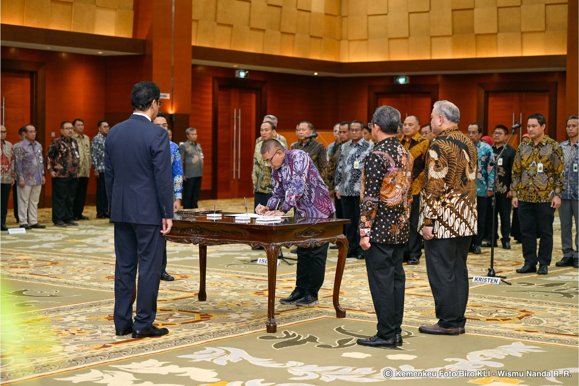 Purbaya Lantik 8 Pejabat Pajak, Minta Mereka Jaga Keseimbangan Penerimaan Negara