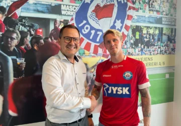 Rapid Vienna Tuntas Membeli Tonni Adamsen, Bekal Baru untuk Musim Depan