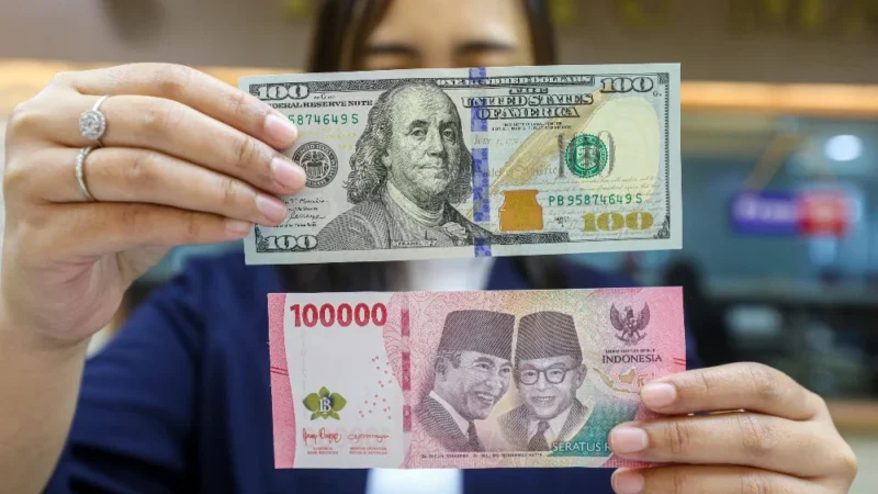 Rupiah Anjlok: Tembus 17.500 per USD di Tengah Ketidakpastian Global