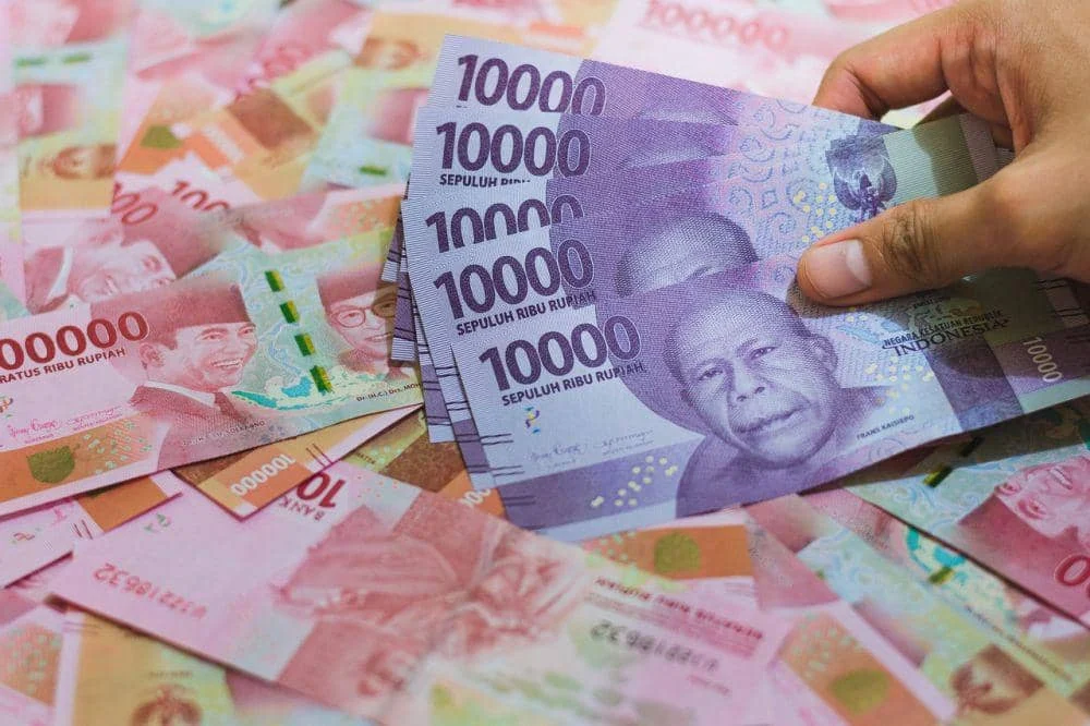 Rupiah Indonesia Capai Rekor Terendah, Presiden Minimalkan Dampak Sehari-hari