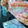 Rupiah Melemah, Dolar AS Tembus Rp17.405: Apa Dampaknya?