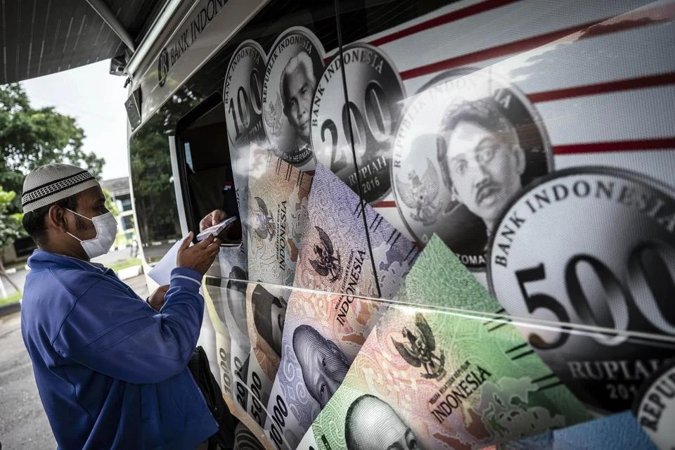 Rupiah Terpuruk: Indonesia Hadapi Rekor Terendah di Pasar Global