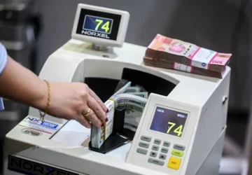 Rupiah Terus Melemah: Pengusaha Tekan Biaya Operasional dan Batasi Ekspansi