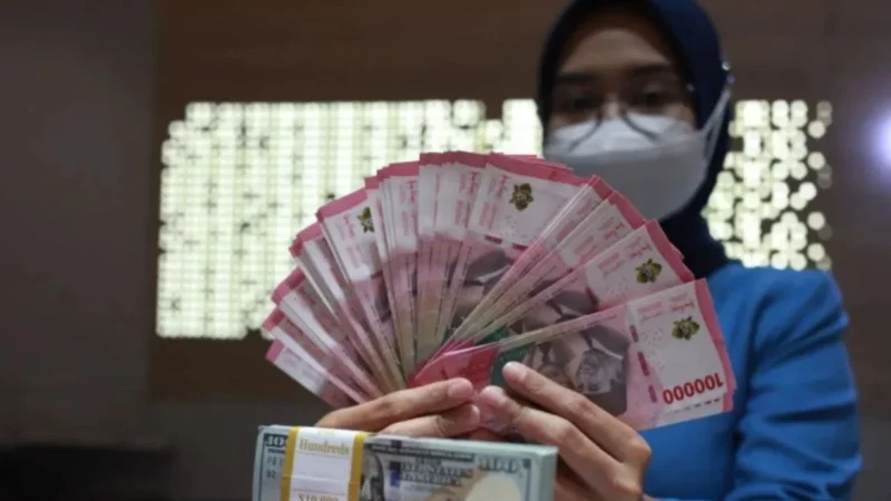 Rupiah Terus Terpuruk, Djarot PDIP: Rakyat Desa Tak Pakai Dolar tapi Harga Sembako Melambung Tinggi!