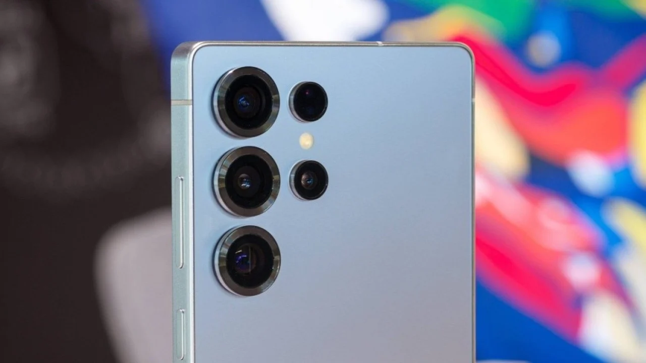 Samsung Akan Rilis Galaxy S27 Pro dengan Layar OLED 6,47 Inci