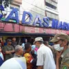 Satpol PP Bongkar Kios PKL di Cicadas Bandung, Pedagang Terdampak Diberi Opsi