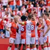 Slavia Prague Dikecam Setelah Penggemar Menginvasi Lapangan dan Menyerang Pemain Sparta Prague