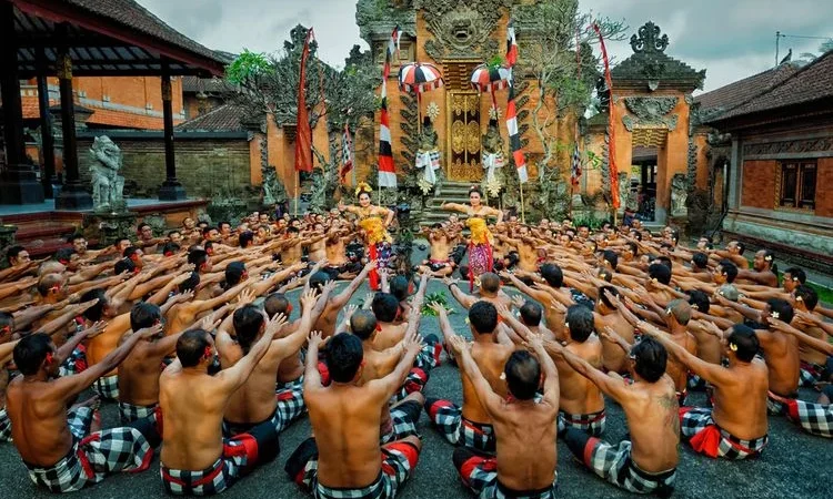Tarian Kecak di Bali: Menyuratkan Kemenangan Baik Atas Jahanam
