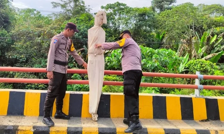 Teror ‘Pocong’ di Tangerang: Warga Tidak Yakin dan Polisi Meningkatkan Patroli