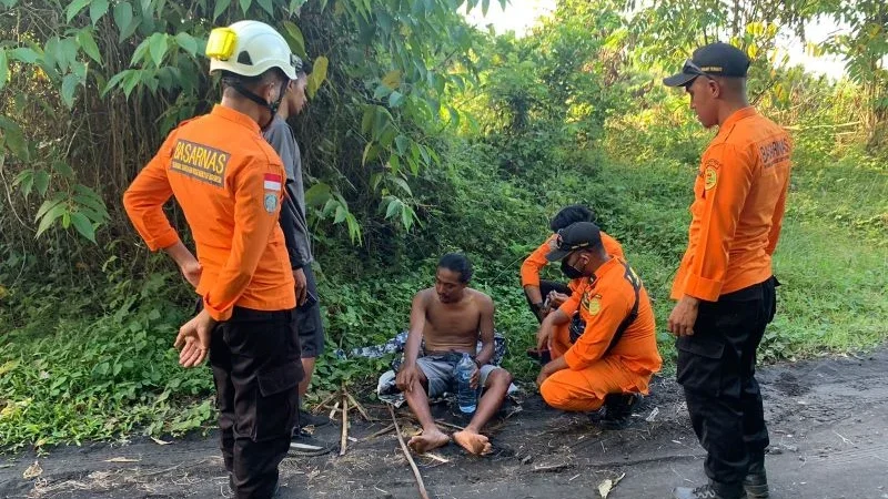 Tim SAR Berjuang Evakuasi Pendaki di Tengah Erupsi Gunung Dukono