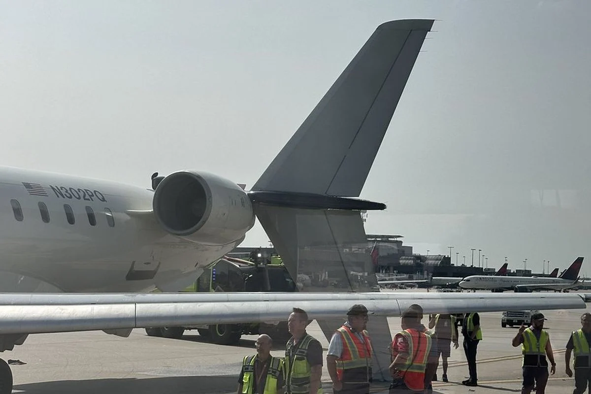Tragis: Pesawat Frontier Airlines Tabrak Pejalan Kaki Saat Lepas Landas di Denver
