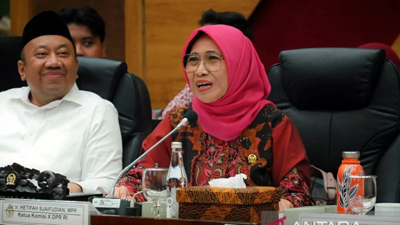 Waka Komisi X Mendorong Penyatuan Status Guru Menjadi PNS untuk Hapus Kastanisasi