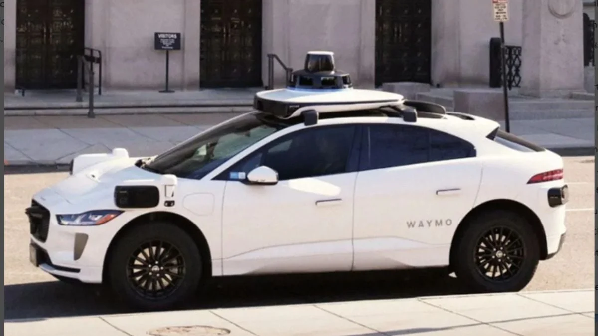 Waymo Hentikan Layanan Robotaksi di Lima Kota AS Akibat Cuaca Ekstrem