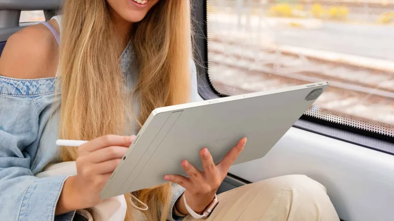 Acer Membawa Inovasi Baru dengan Tablet Iconia Duo dan Kacamata Pintar AI