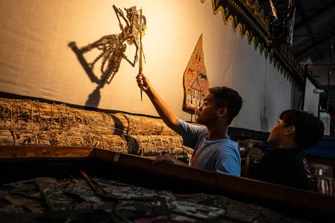 Anak-Anak Merawat Seni Karawitan dan Pedalangan Tradisional Jawa