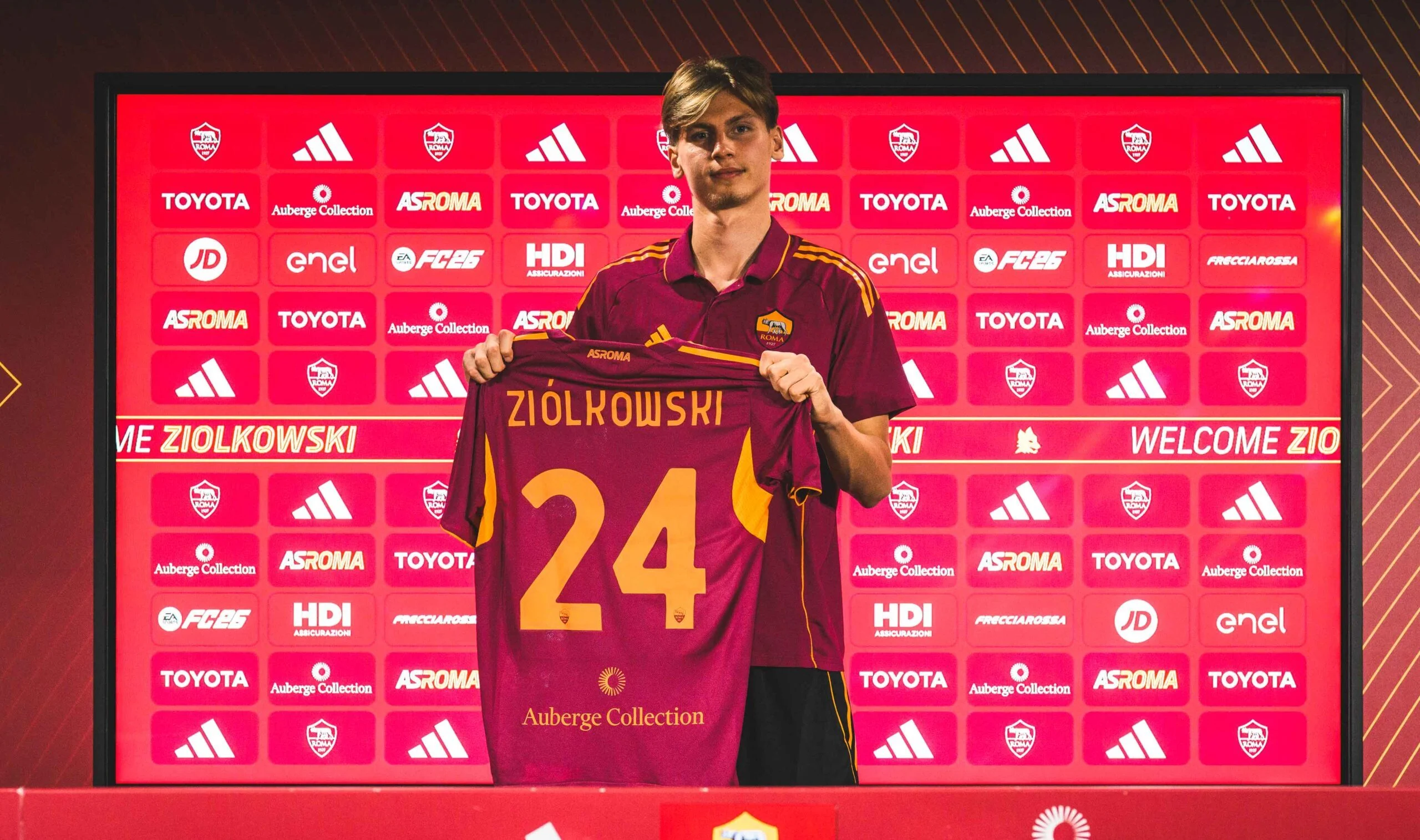 AS Roma Memburu Pemain Ternama, Jan Ziółkowski Dicari Nottingham Forest