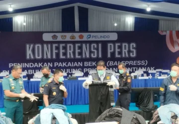Bea Cukai Sita Pakaian Bekas Impor Ilegal Senilai Rp53,9 Miliar