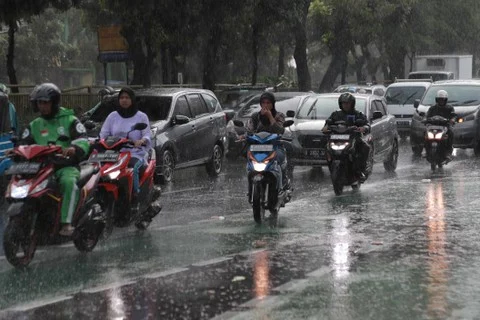 Cuaca Jakarta Hari Ini: Berpotensi Hujan Ringan, Siapkan Dirimu!