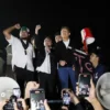 Dasco Naik Mobil Komando Mahasiswa: Hidup Rakyat Indonesia!