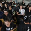 Duka Warga Thailand: Putri Ba Bajrakitiyabha Meninggal, Masyarakat Memadamkan Api Api di Istana Agung