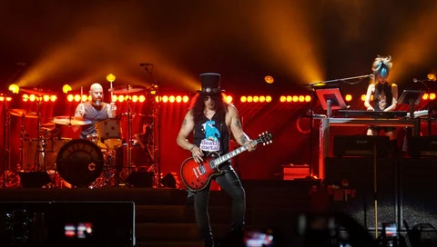 Guns N' Roses Hadirkan Artwork Eksklusif di Konser Jakarta
