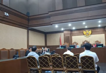 Hakim Bacakan Vonis 3 Terdakwa Blueray, Apa yang Terjadi?