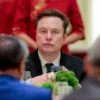 Harga Minyak Terendah dan Elon Musk Jadi Triliuner Pertama di Dunia