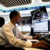 IHSG Melesat 2,07 Persen, Harga Minyak Dunia Anjlok