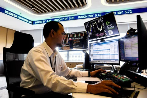 IHSG Melesat 2,07 Persen, Harga Minyak Dunia Anjlok