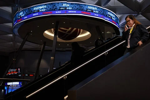IHSG Sesi 1 Melonjak 2,69% ke Rekor Tertinggi