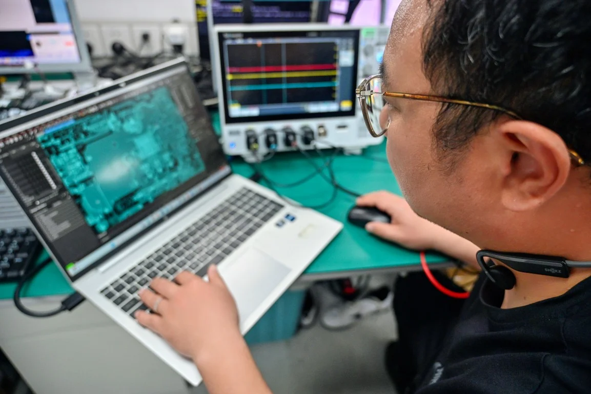 Intel Proyek Api Merombak Standar Laptop Kelas Menengah Bawah