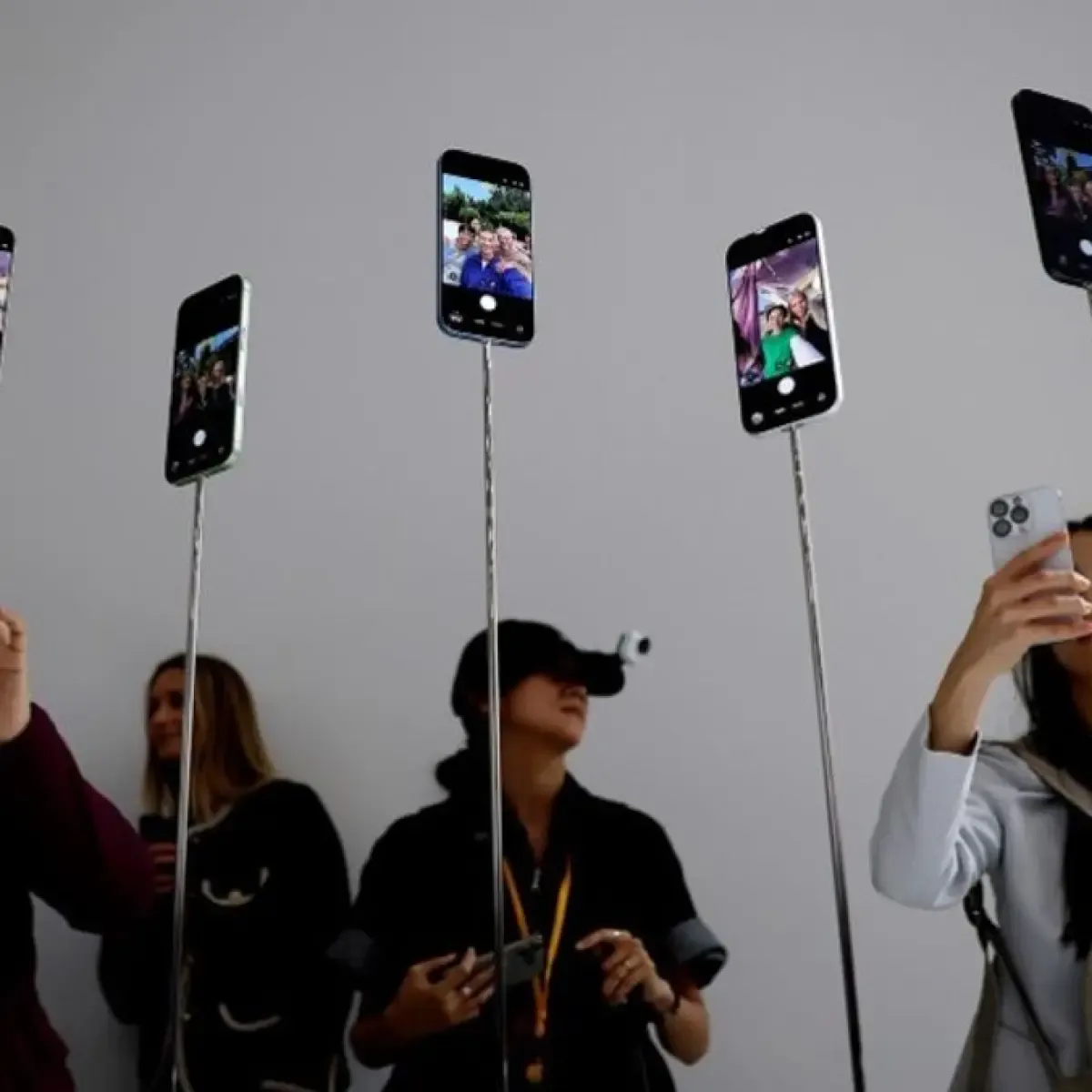 iPhone Ultra 2 Bakal Hadir dengan Desain Lipat Buku, Apakah Ini Membuat Apple Lebih Kompetitif?