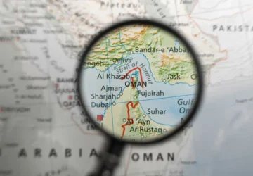Iran Tutup Selat Hormuz Lagi Setelah Serangan Israel ke Lebanon