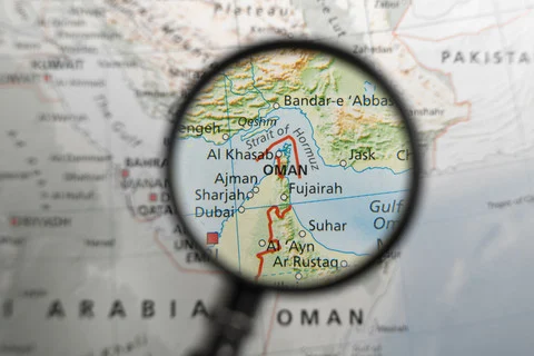 Iran Tutup Selat Hormuz Lagi Setelah Serangan Israel ke Lebanon