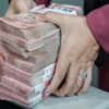 Jejak Perjalanan Selembar Rupiah: Membuktikan Kepercayaan Masyarakat