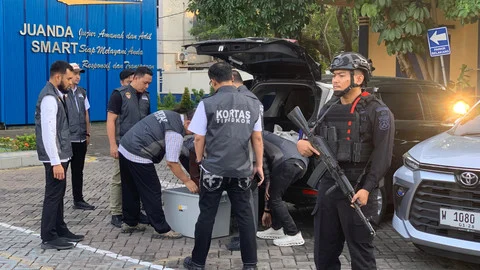 Korupsi Bea Cukai: Polri Geledah Kantor Bea Cukai Juanda