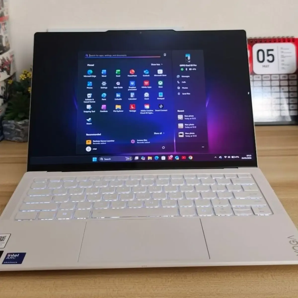 Lenovo Yoga Slim 7i Ultra Aura Edition: Laptop Produktivitas yang Mumpuni