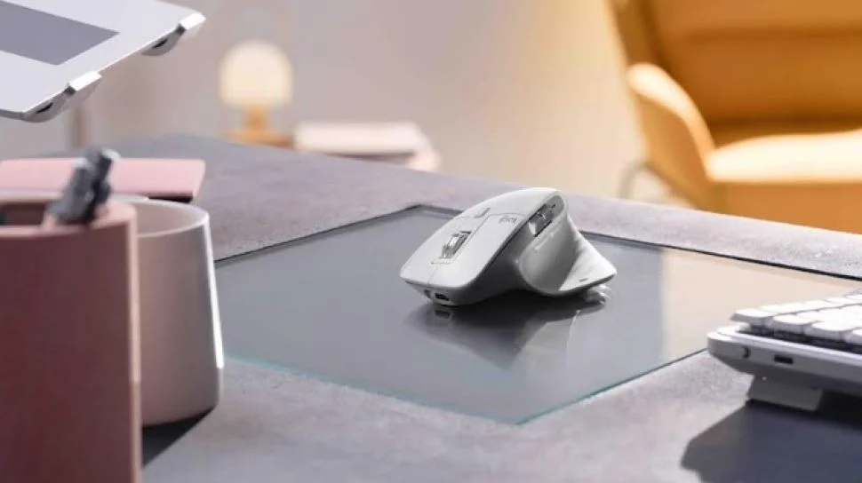 Logitech Luncurkan Mouse Lipat Mobi Fold untuk Produktivitas Profesional