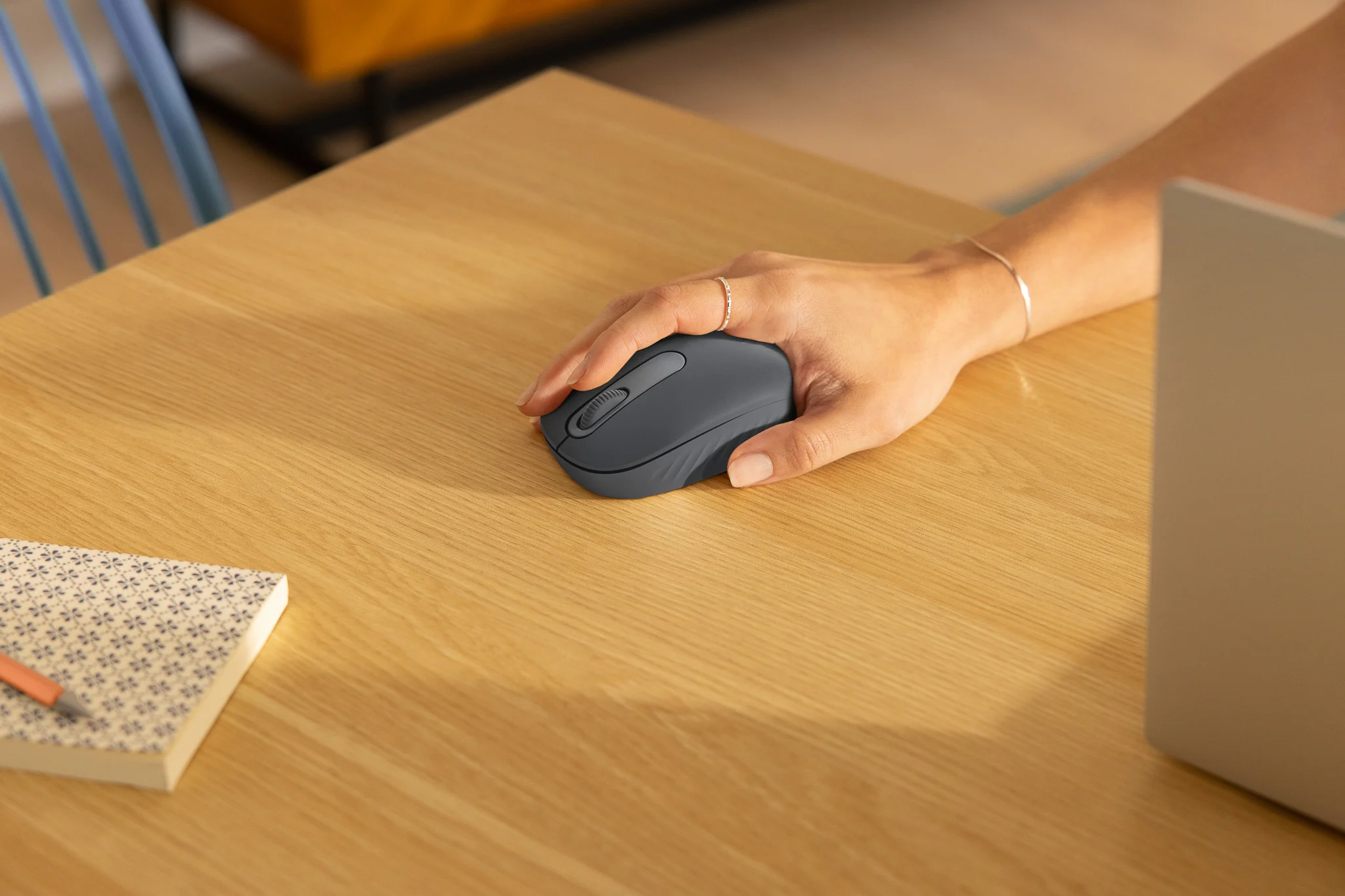 Logitech Luncurkan Mouse Wireless Mobi Fold yang Bisa Dilipat dengan Desain Inovatif