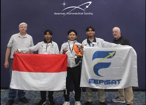 Mahasiswa Banyuwangi Menorehkan Prestasi di Kompetisi Satelit NASA
